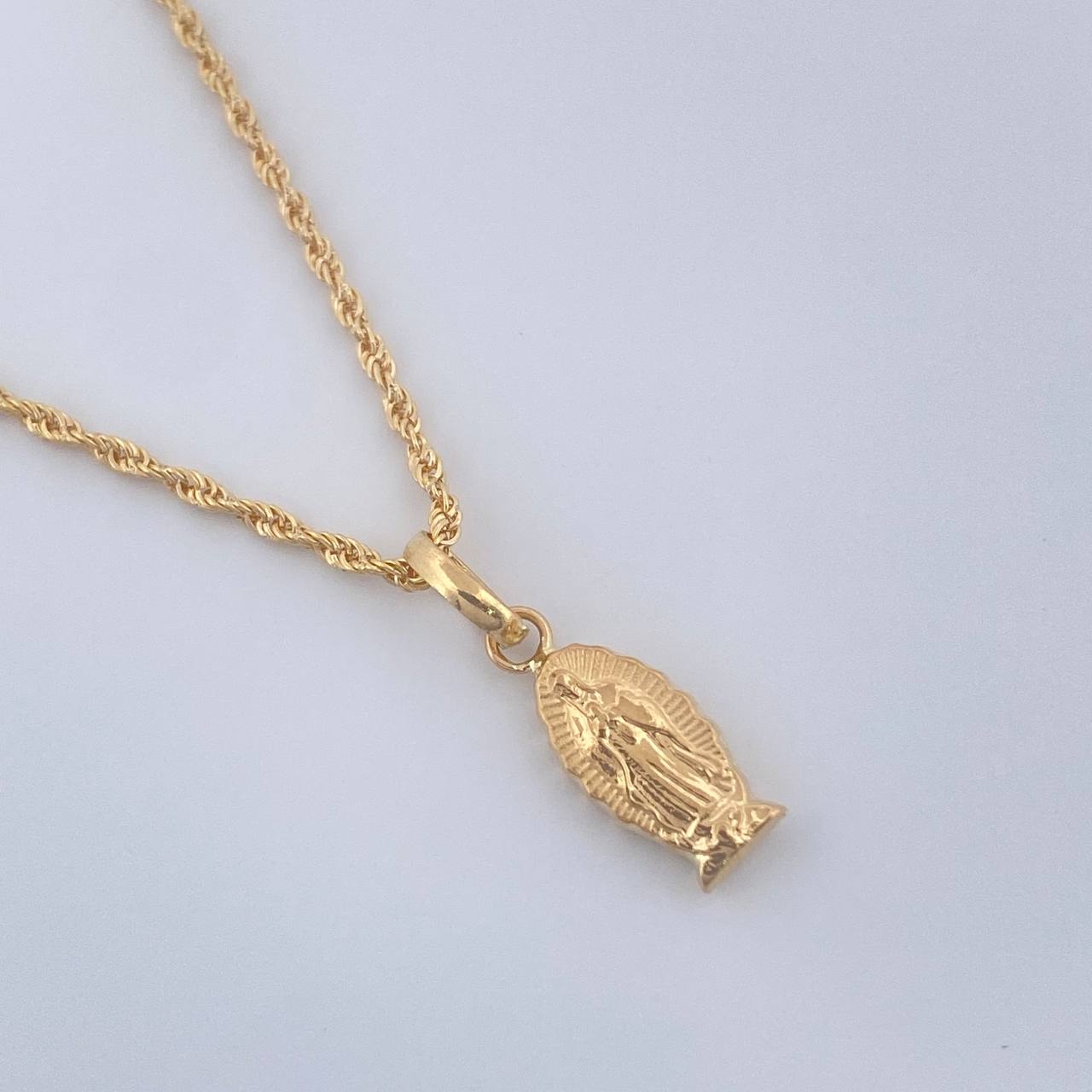 Set Cadena y Dije Lazo + Virgen De Guadalupe 1.35gr / 50cm / Oro Amarillo 18K (Oferta) &