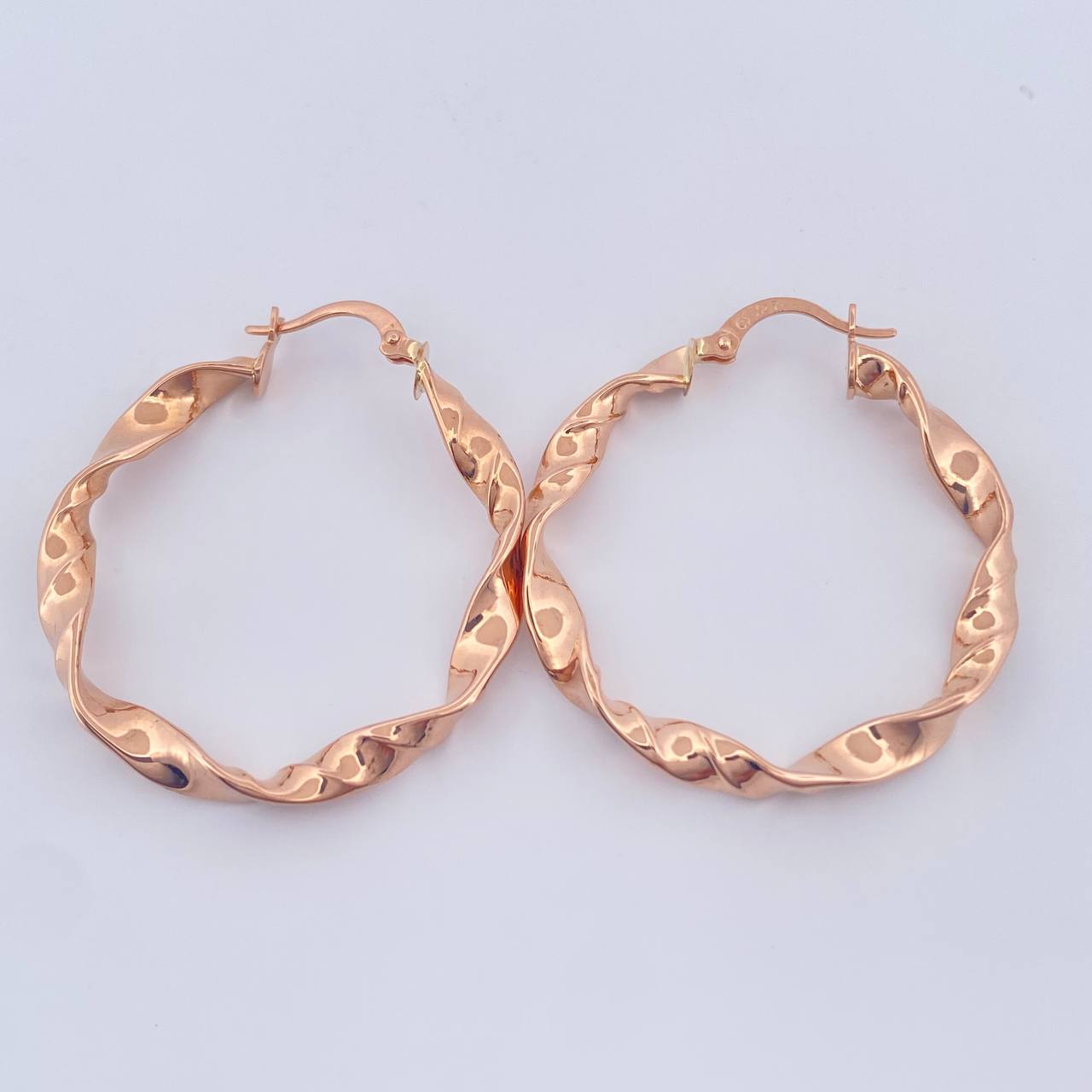 Candongas Tata 2.95gr / 3.7cm / Oro Rosa 18K $