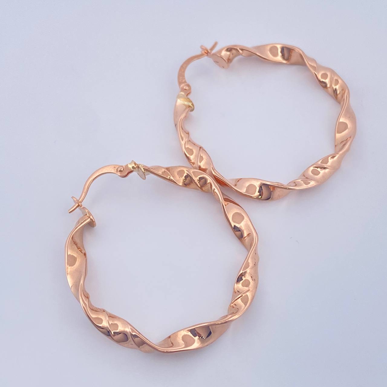 Candongas Tata 2.95gr / 3.7cm / Oro Rosa 18K $