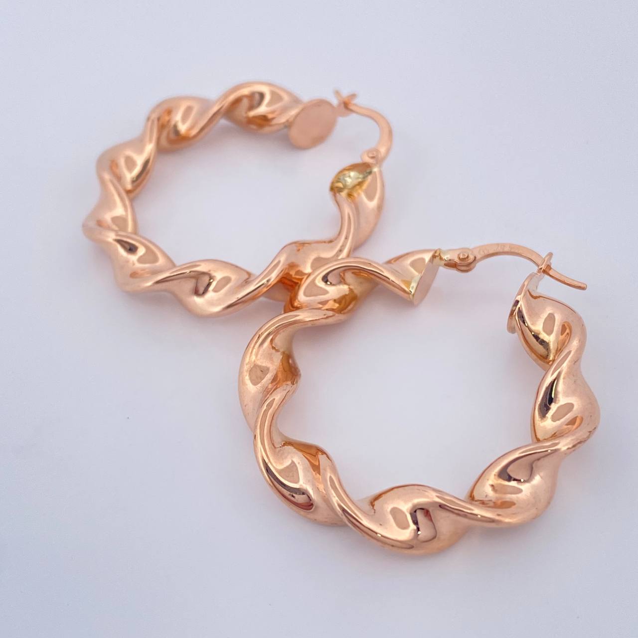 Candongas Amber 5.5gr / 3.4cm / Oro Rosa 18K $