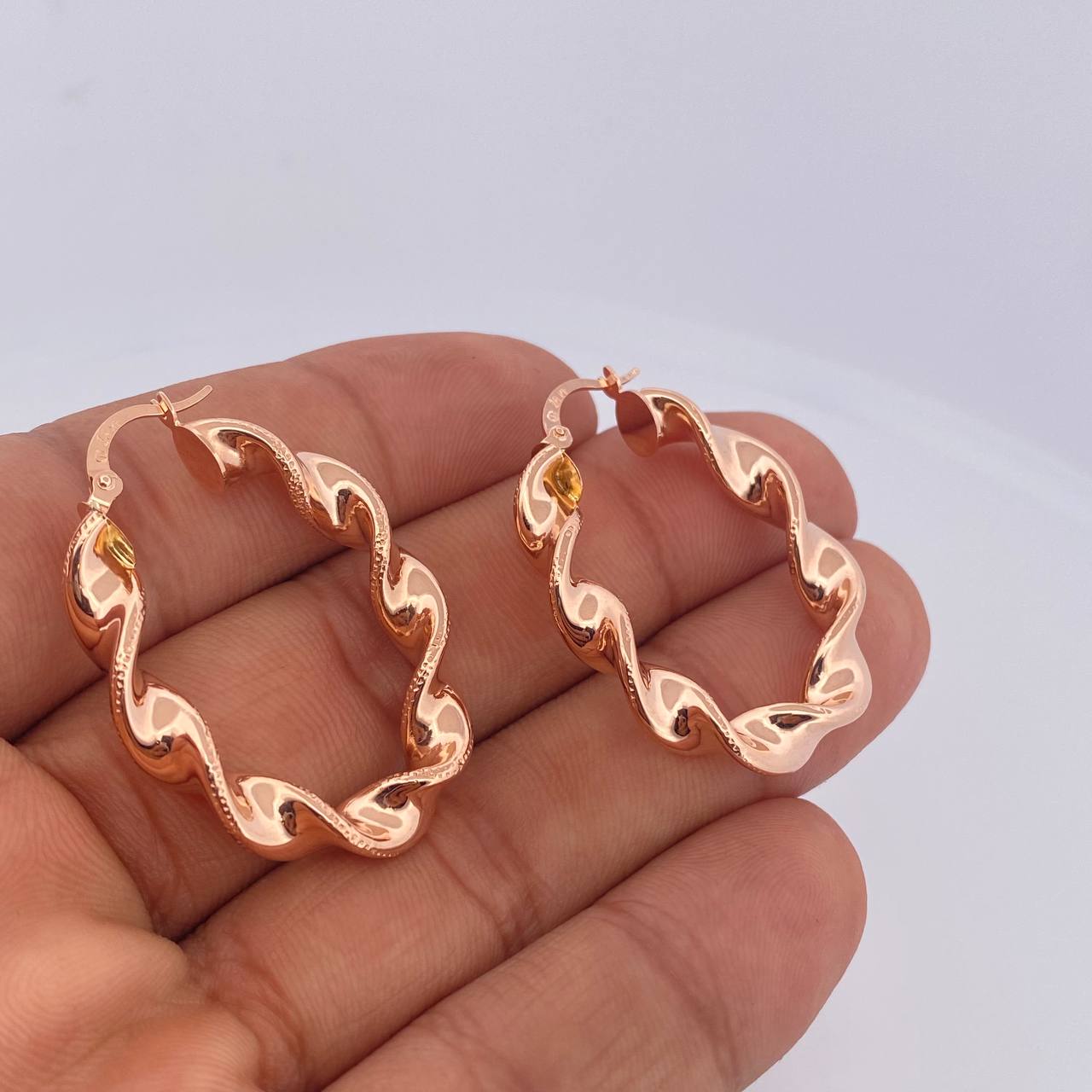 Candongas Demi 5.85gr / 4cm / Oro Rosa 18K $
