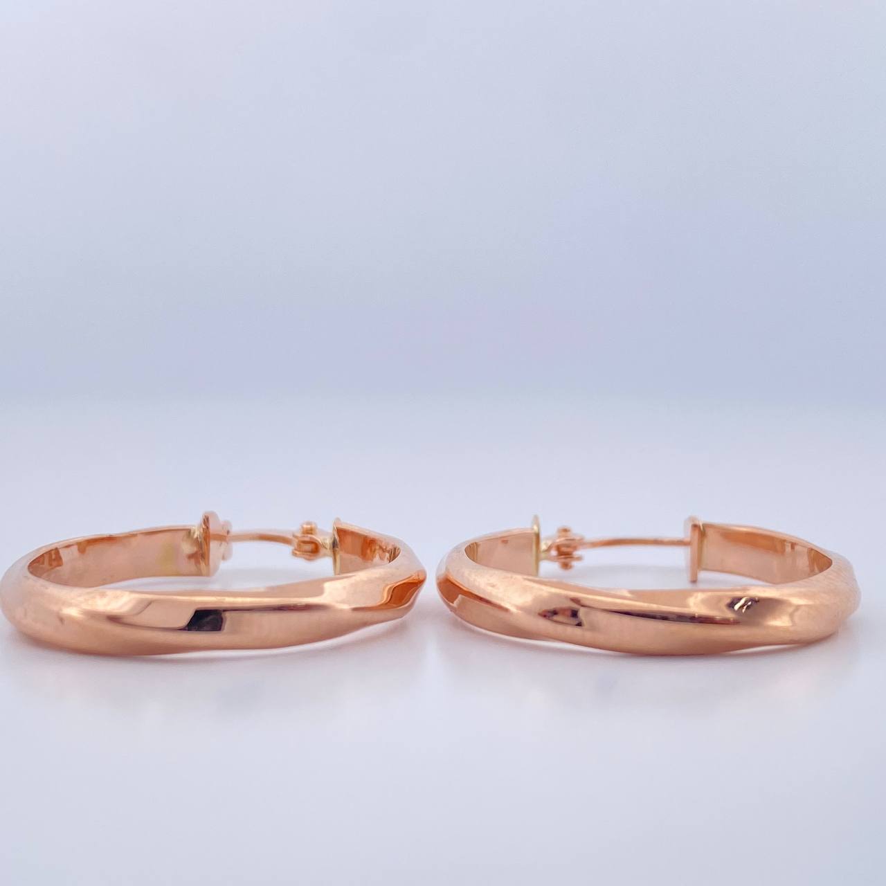 Candongas Nia 1.1gr / 2.6cm / Oro Rosa 18K $