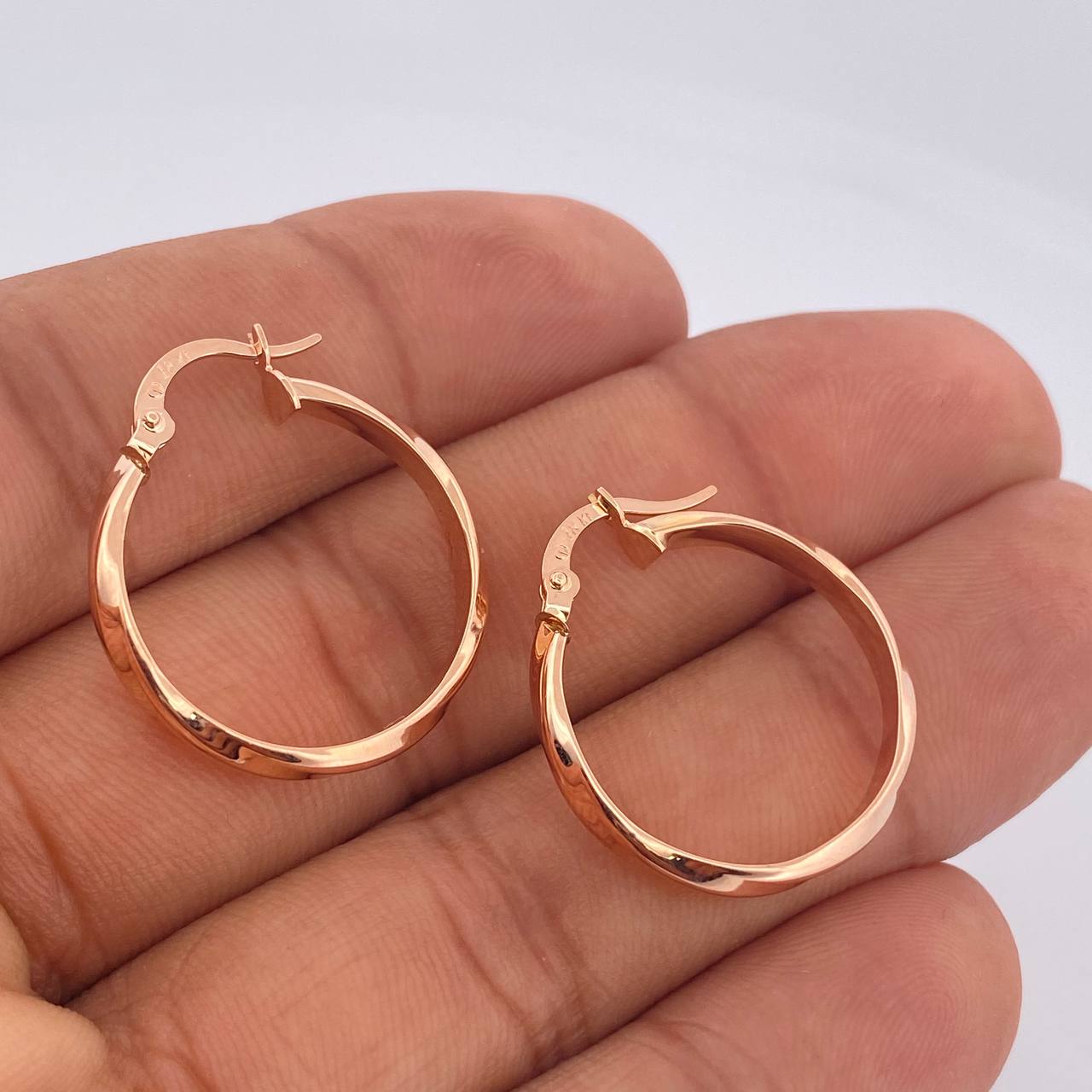 Candongas Nia 1.1gr / 2.6cm / Oro Rosa 18K $