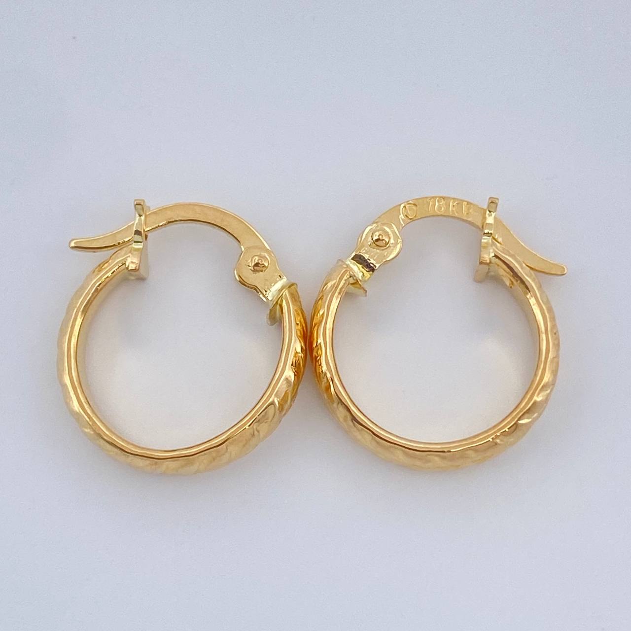 Candongas Kuki 0.9gr / 1.5cm / Oro Amarillo 18K $