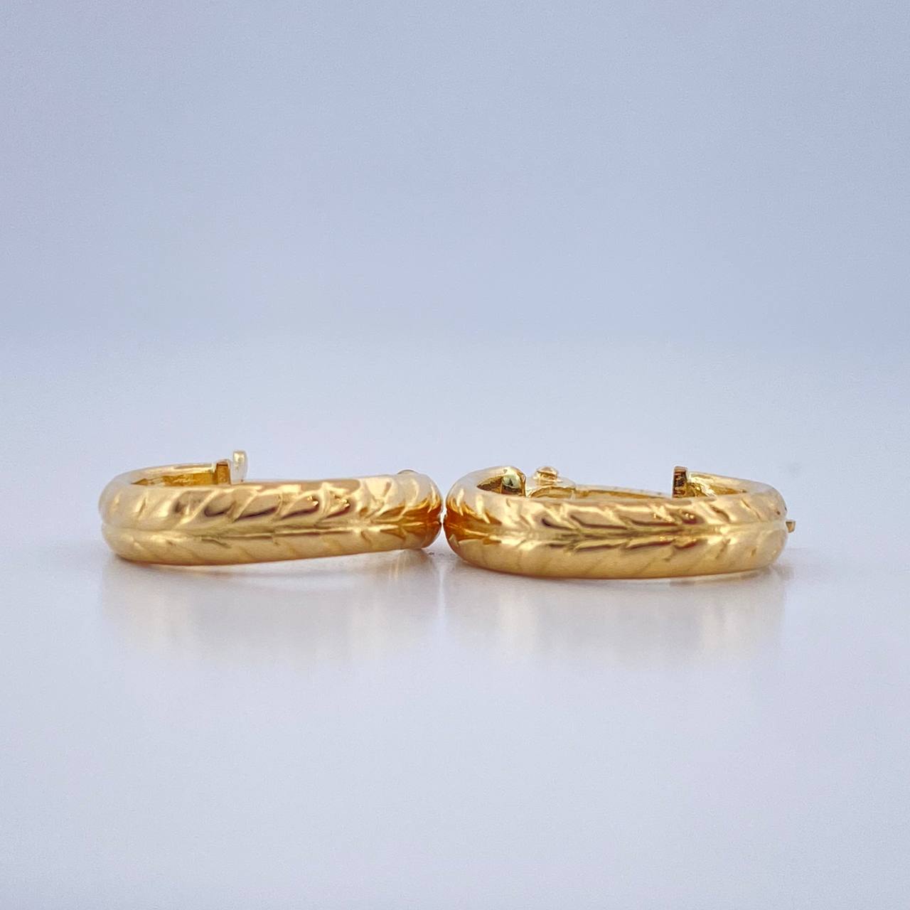 Candongas Kuki 0.9gr / 1.5cm / Oro Amarillo 18K $