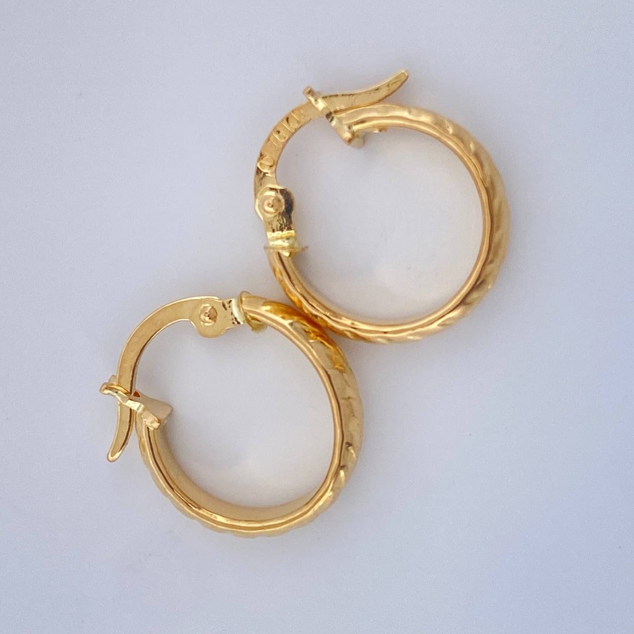 Candongas Kuki 0.9gr / 1.5cm / Oro Amarillo 18K $