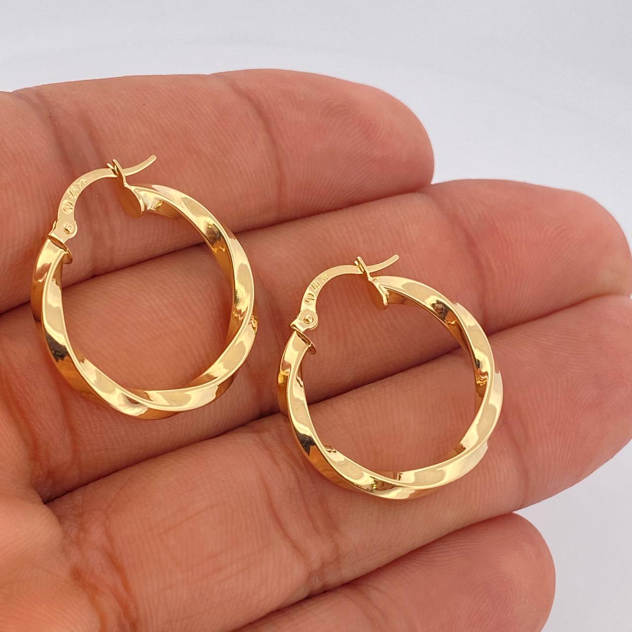 Candongas Kari 2.2gr / 2.5cm / Oro Amarillo 18K $