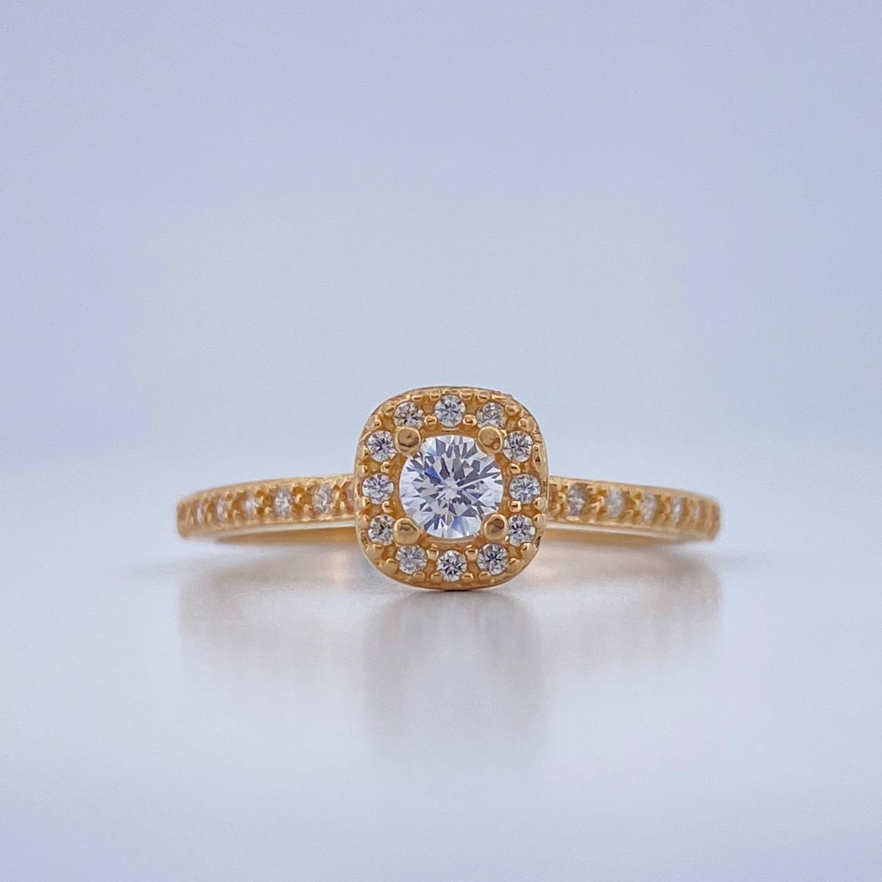 Anillo Halo Cuadrado 2.1gr / T6 1/4 / Oro Amarillo 18K $