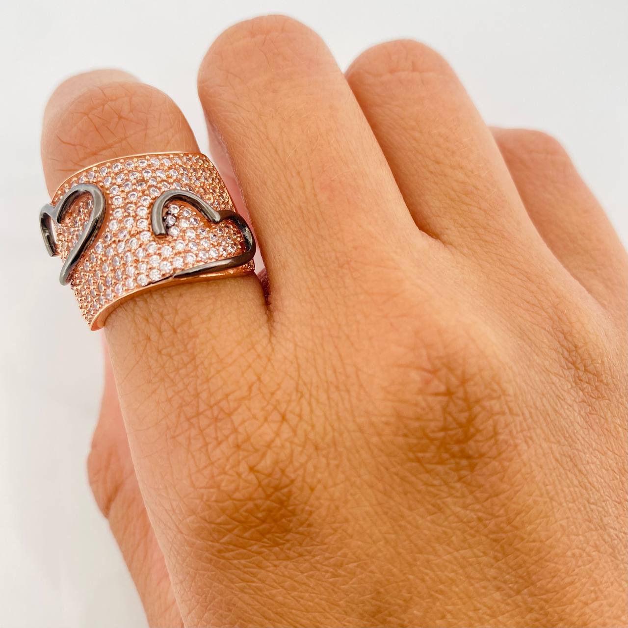 Anillo Corazones 8g / T6 3/4 Dos Oros Negro Rosa 18K