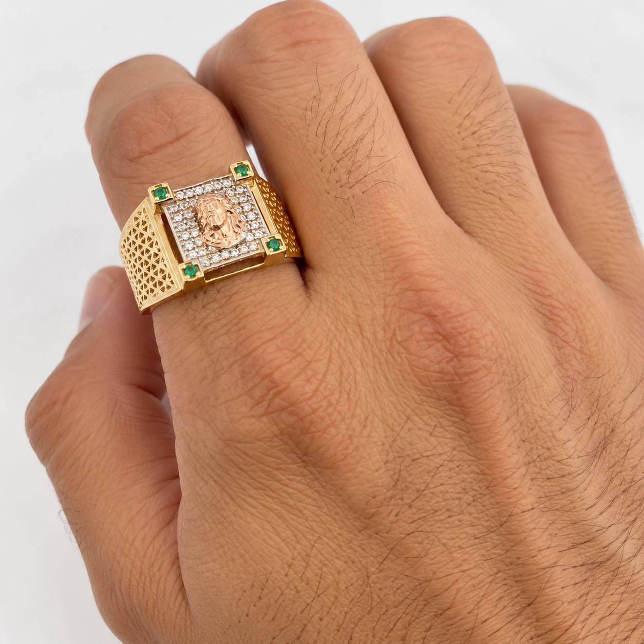 Anillo Rostro de Cristo 6g / T9 1/2 Tres Oros 18K