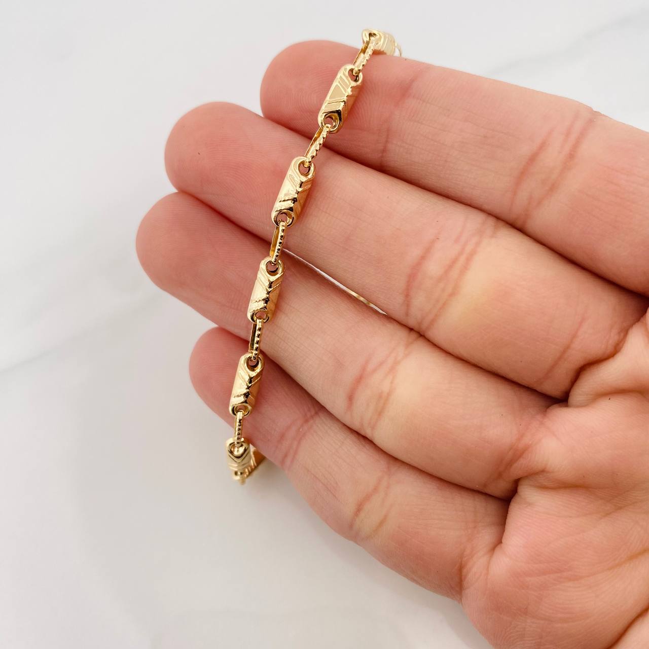 Pulso Rustico Barril Eclipse 4.35g / 21cm / 3.5mm Oro Amarillo 18K