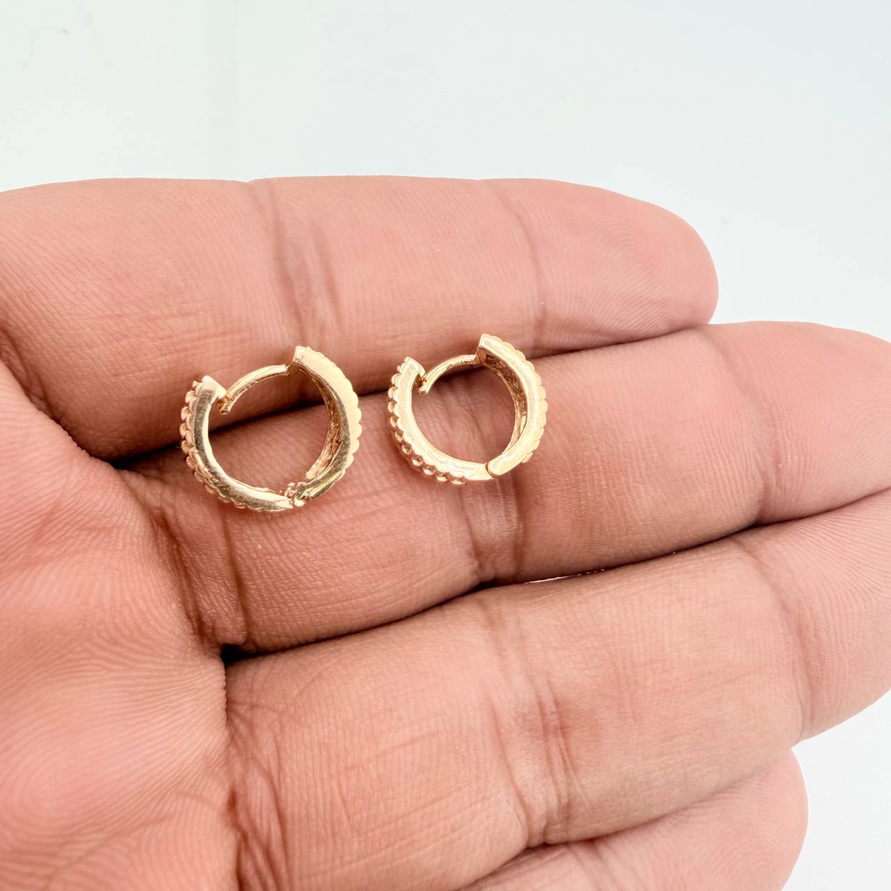 Candongas Carril Rustico 4.05gr / 1.1cm / Oro Amarillo 18K