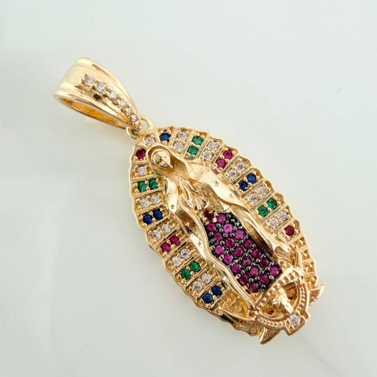 Dije Virgen De Guadalupe 5.6gr / 3.5cm / Dos Oros Negro Amarillo 18K $