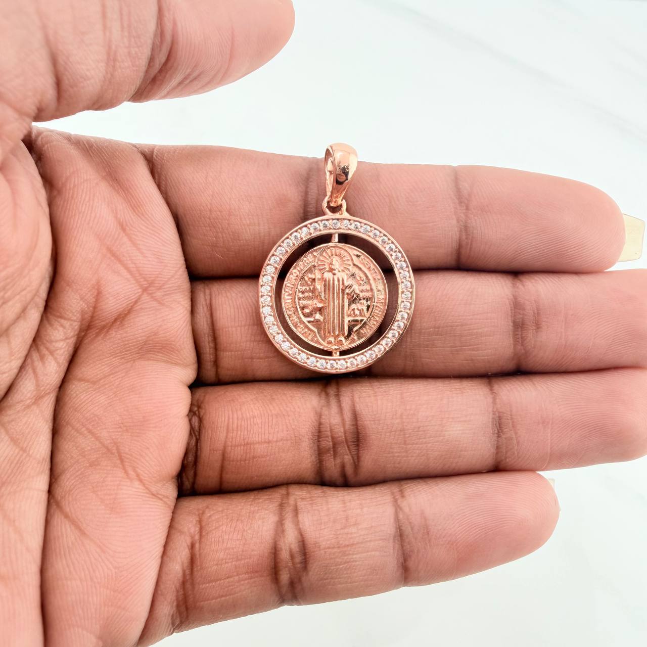 Dije Medalla San Benito 4.75gr / 3.2cm / Oro Rosa 18K $