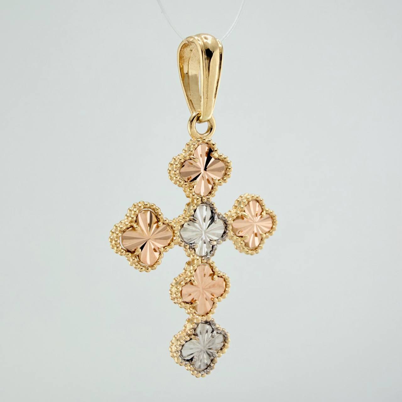 Dije Cruz Trebol 4.5gr / 4.1cm / Tres Oros Nac.Esp. 18K $