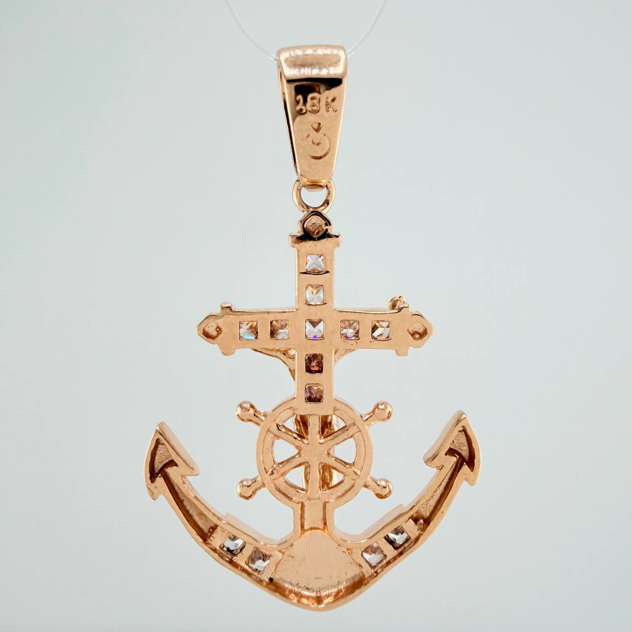 Dije Cruz Cristo Ancla 6.85gr / 4.1cm / Oro Rosa 18K $