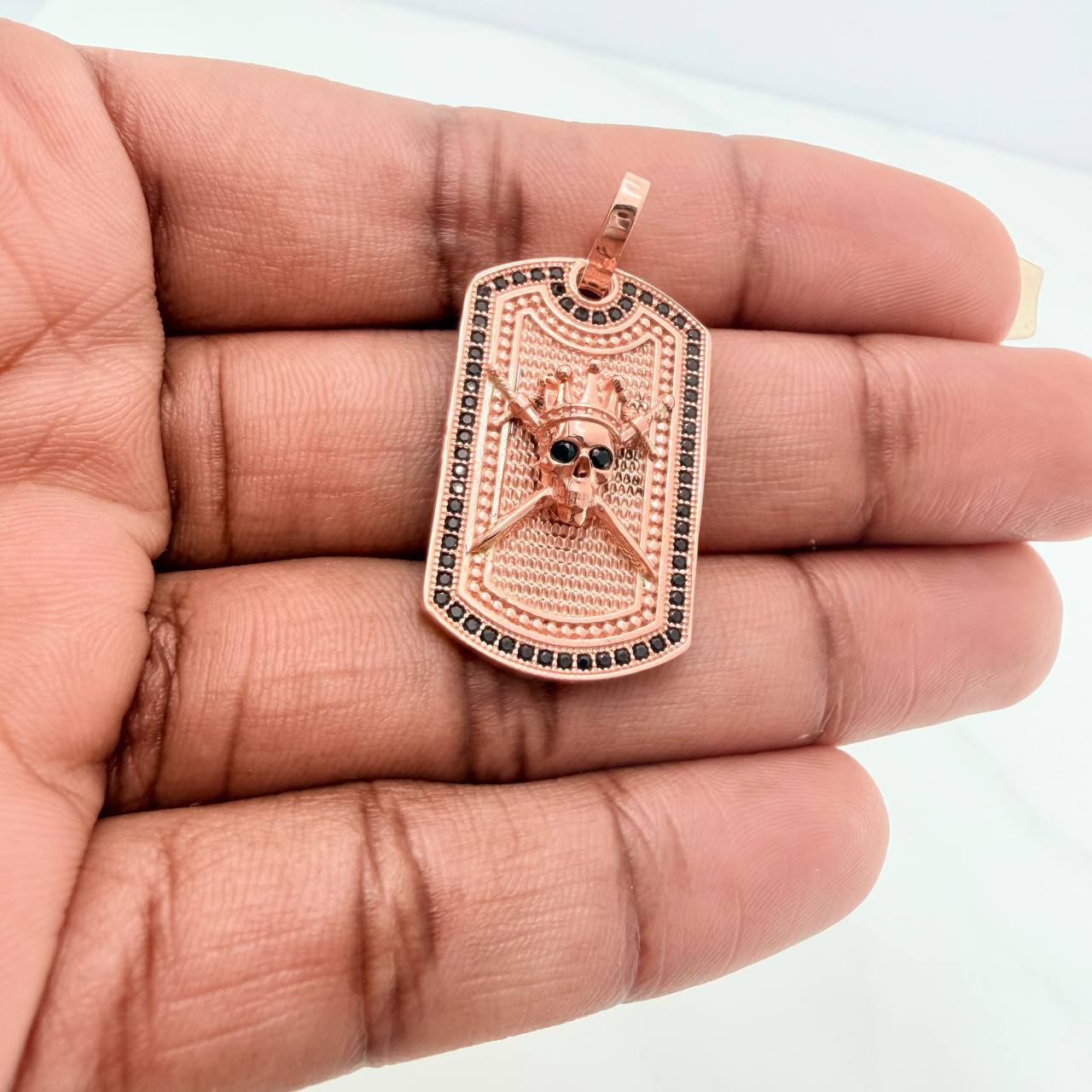 Dije Placa Calavera 6.35gr / 3.6cm / Oro Rosa 18K $