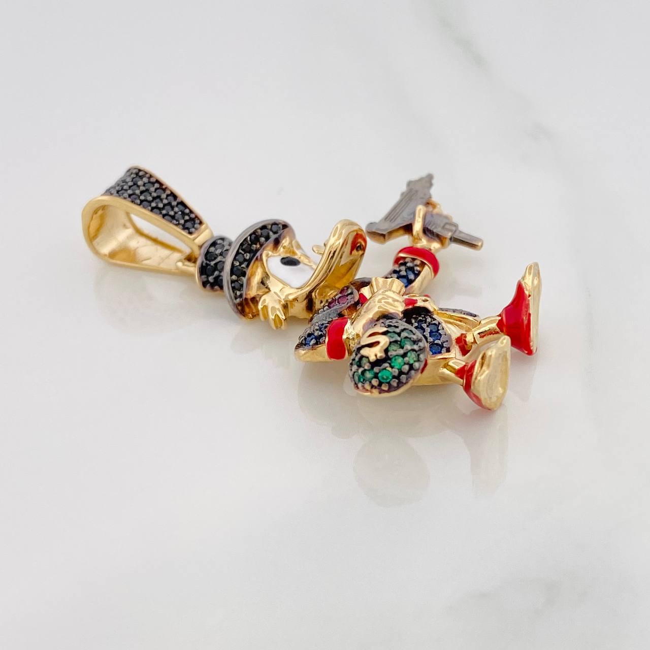 Dije Pato Pistola 10.45gr / 5.3cm / Dos Oros Negro Amarillo 18K $