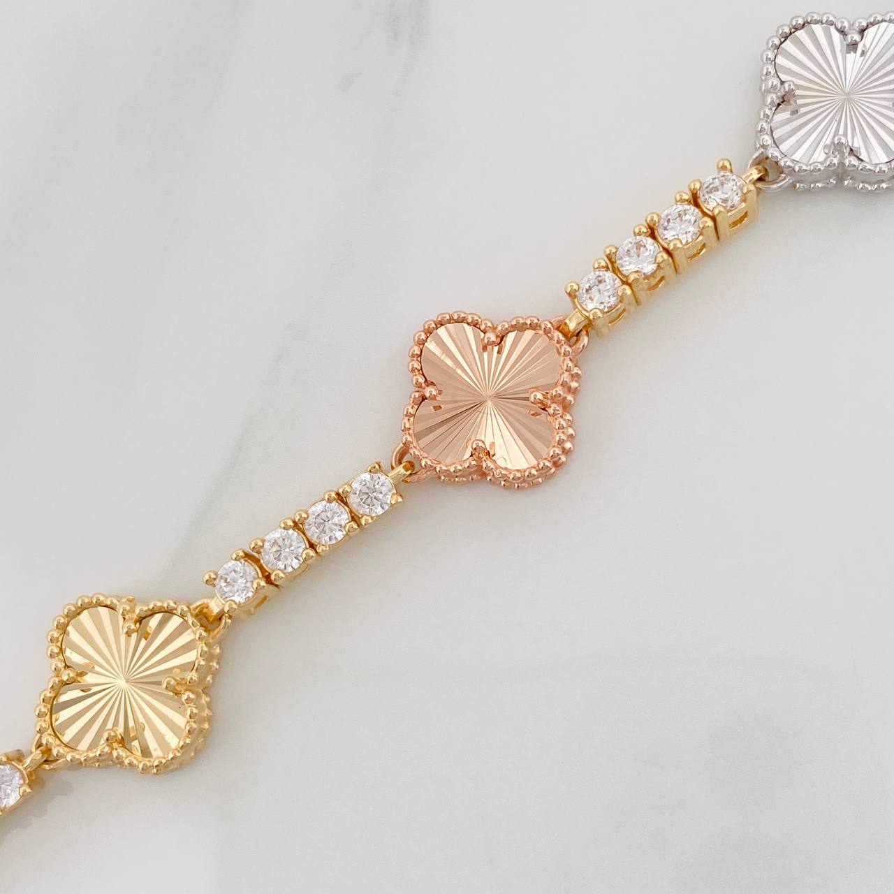 Pulso Tennis Trebol 15.95gr / 18.5cm / Tres Oros Nac.Esp. 18K $