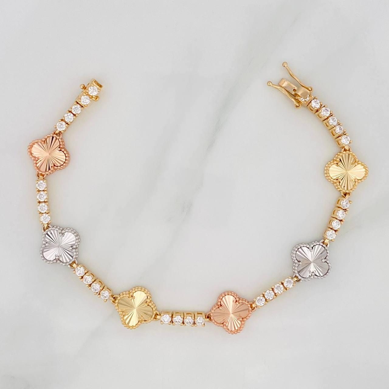 Pulso Tennis Trebol 15.95gr / 18.5cm / Tres Oros Nac.Esp. 18K $