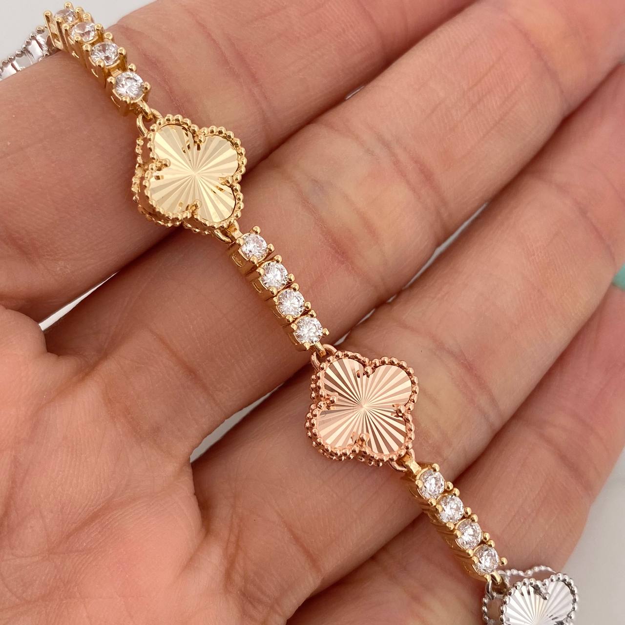 Pulso Tennis Trebol 15.95gr / 18.5cm / Tres Oros Nac.Esp. 18K $