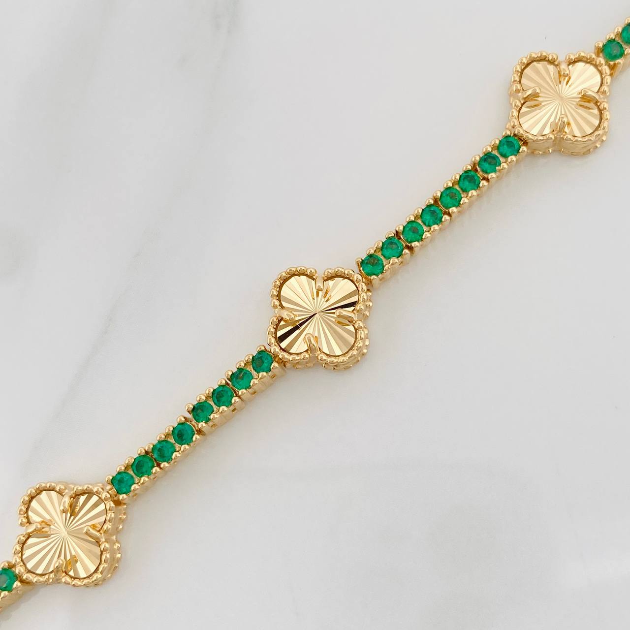 Pulso Tennis Trebol 13.6gr / 18.5cm / Oro Amarillo Nac.Esp. 18K $