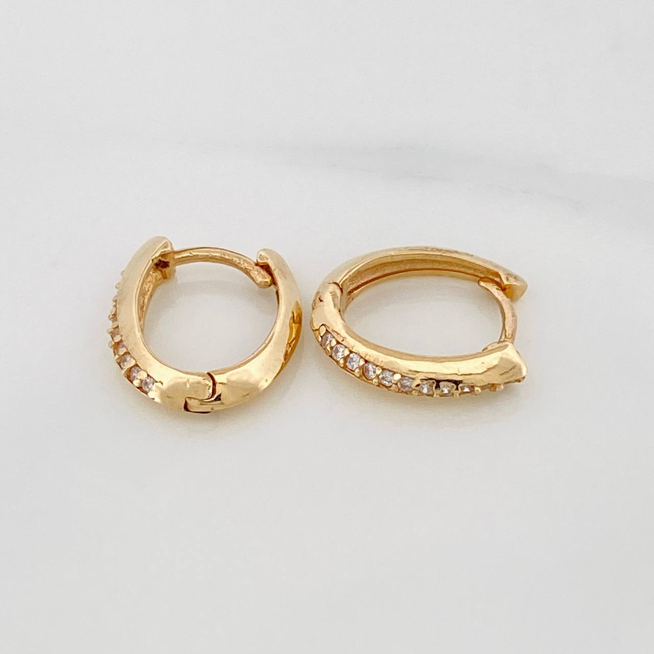 Candongas Linea Ovalada 2.15gr / 1.5cm / Oro Amarillo 18K %
