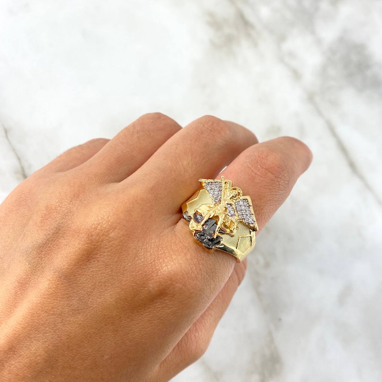 Anillo San Miguel Arcángel 10gr / T9 1/4 / Circones Blancos Dos Oros Amarillo Blanco