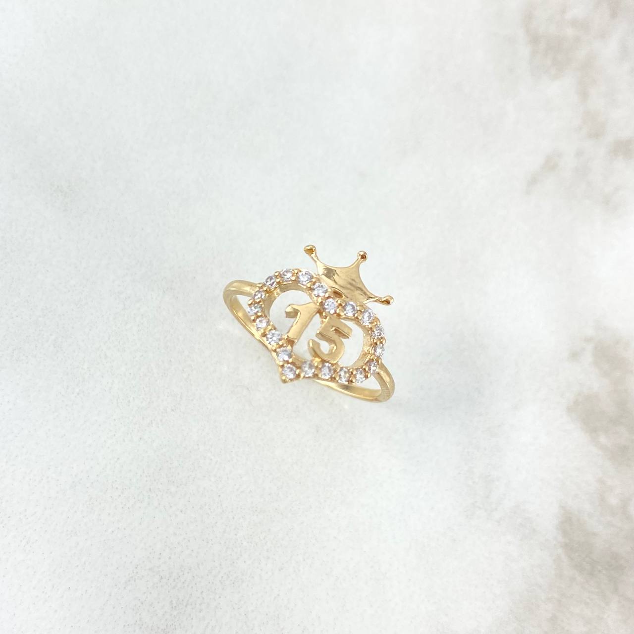 Anillo Corazons 15s 1.8gr / T5 3/4 / Circones Blancos Oro Amarillo