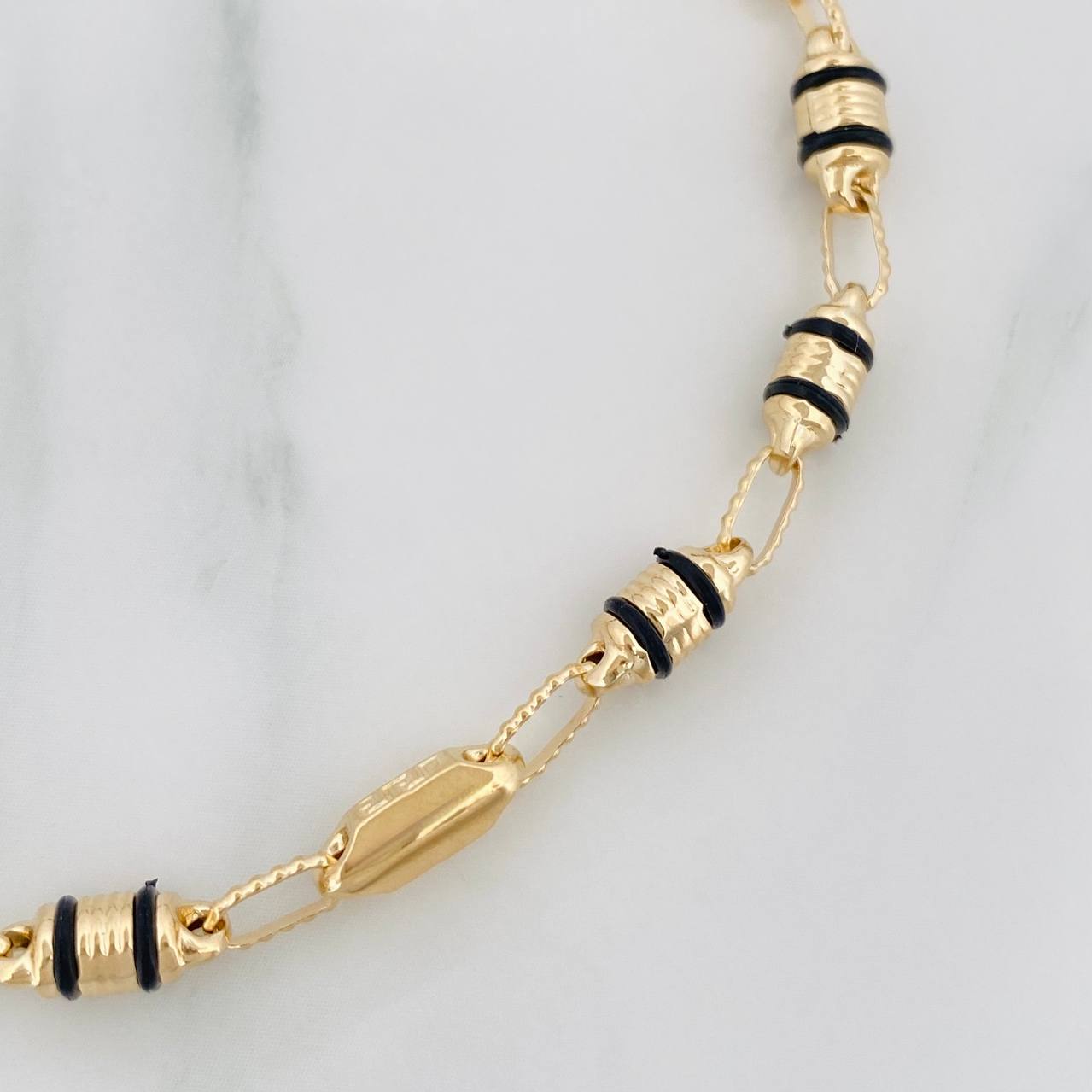 Pulso Rustico Tribal 5.2g / 22cm / 4.6mm Oro Amarillo 18K