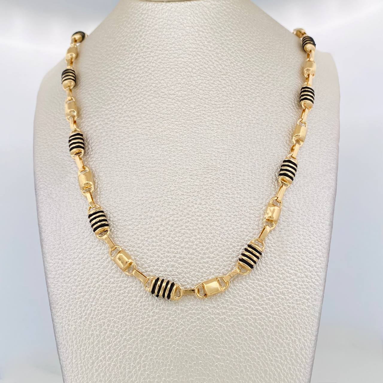 Cadena Rustica Barril 19.9g / 65cm / 5.4mm Oro Amarillo 18K