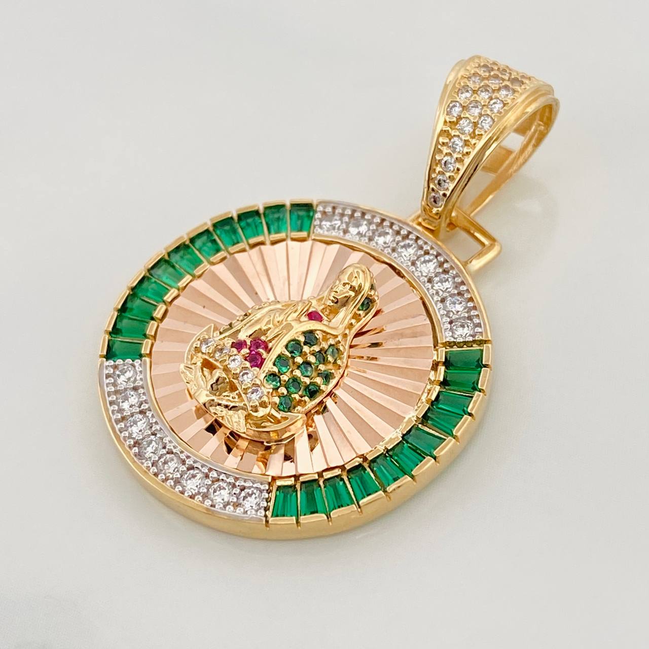 Dije Virgen de Guadalupe 6.75g / 3.5cm Tres Oros 18K