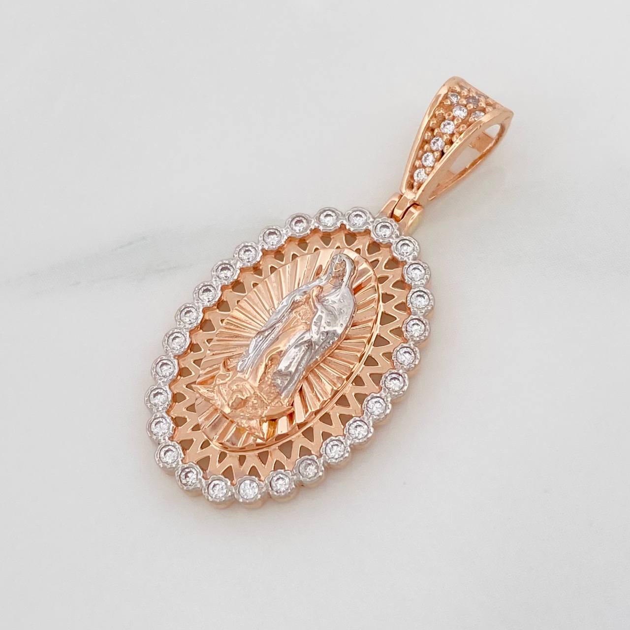 Dije Virgen de Guadalupe 4.3g / 3.5cm Dos Oros Blanco Rosa 18K
