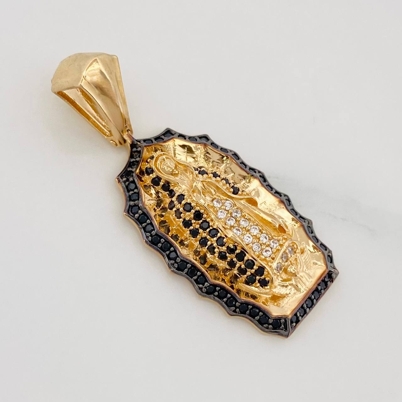 Dije Virgen de Guadalupe 5.55g / 3.5cm Dos Oros Negro Amarillo 18K