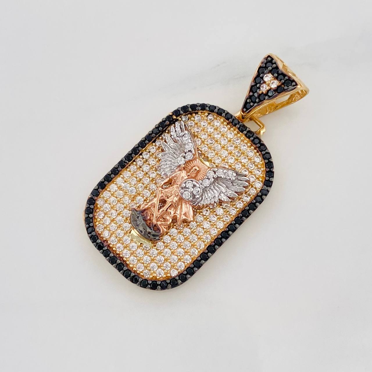 Dije San Miguel Arcángel 5.85g / 3.5cm Tres Oros 18K