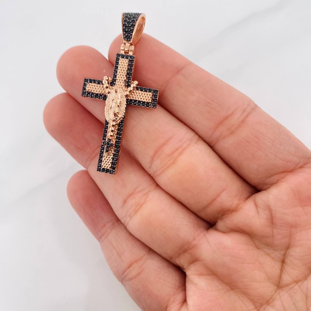 Dije Cruz Virgen de Guadalupe 6g / 4.5cm Dos Oros Negro Rosa 18K