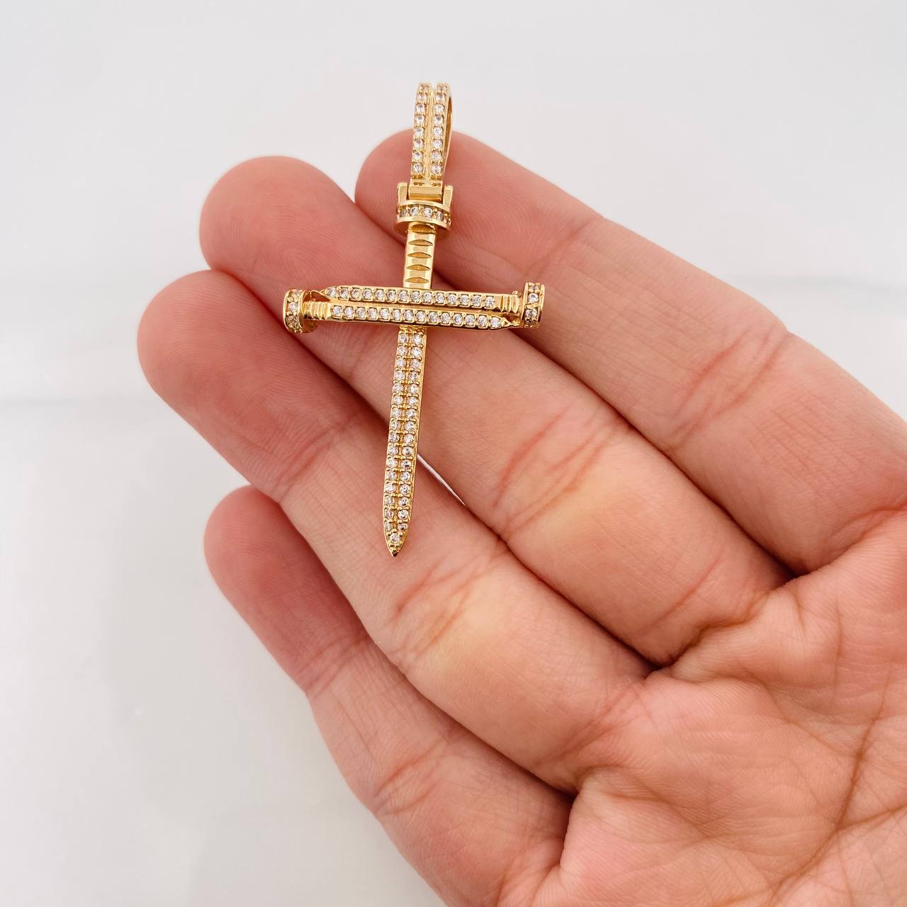 Dije Cruz Clavo 4.15g / 4.5cm Oro Amarillo 18K