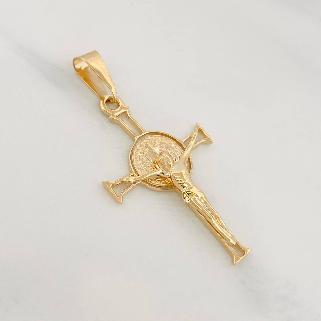 Dije Cruz Cristo 2.75g / 4.3cm Oro Amarillo 18K