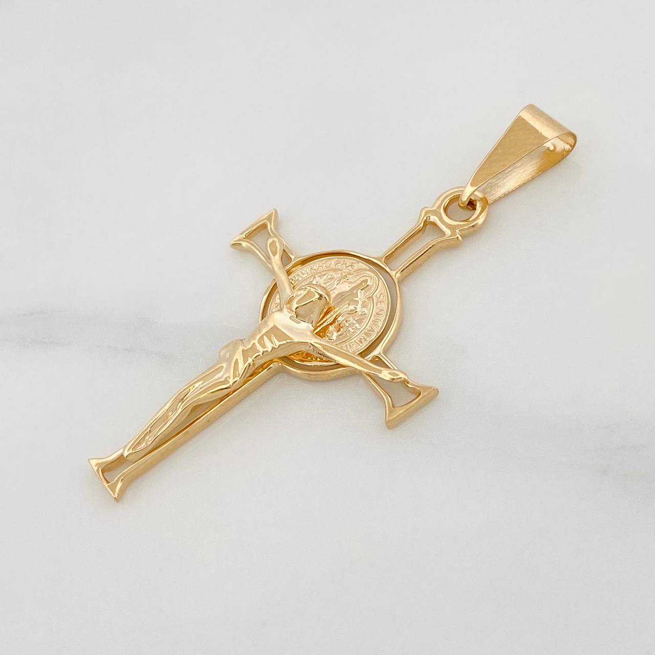 Dije Cruz Cristo 2.75g / 4.3cm Oro Amarillo 18K
