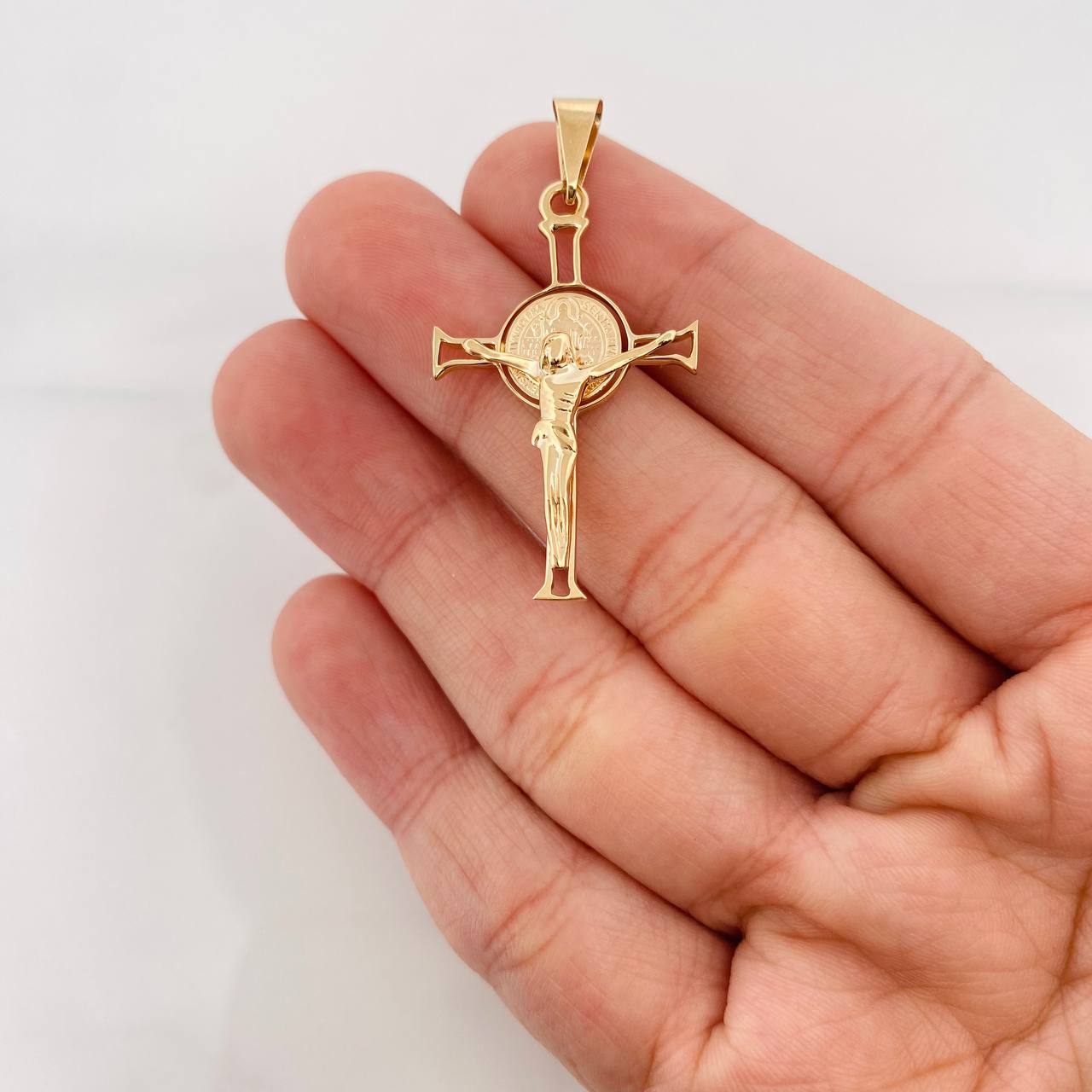 Dije Cruz Cristo 2.4g / 4.3cm Oro Amarillo 18K