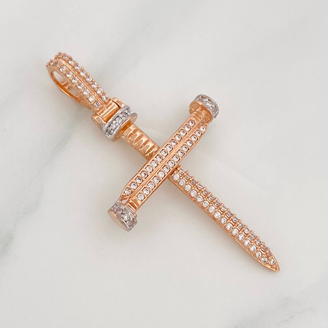 Dije Cruz Clavo 4.15g / 4.7cm Dos Oros Blanco Rosa 18K