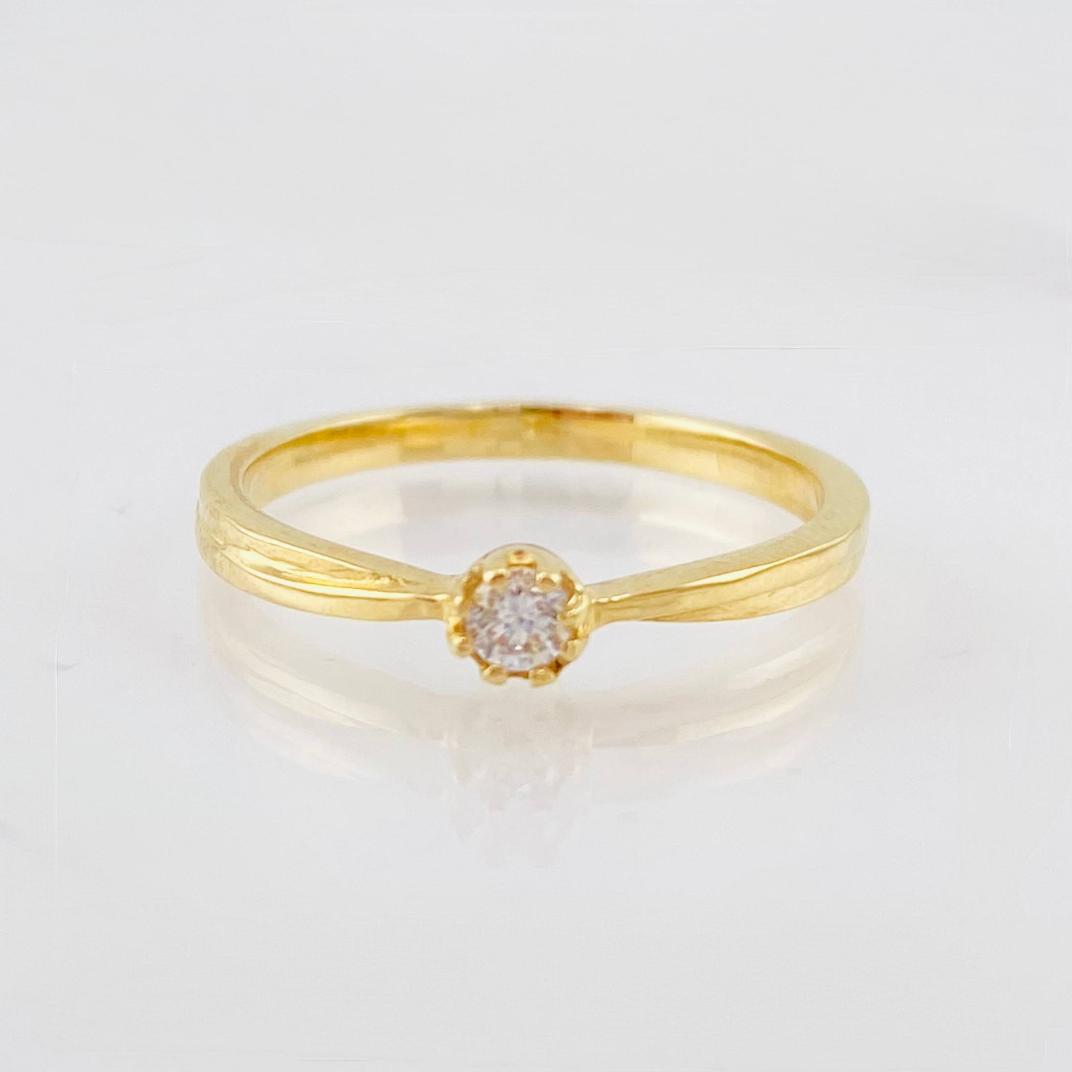 Anillo Solitario 2gr / T6 / Oro Amarillo 18K ©