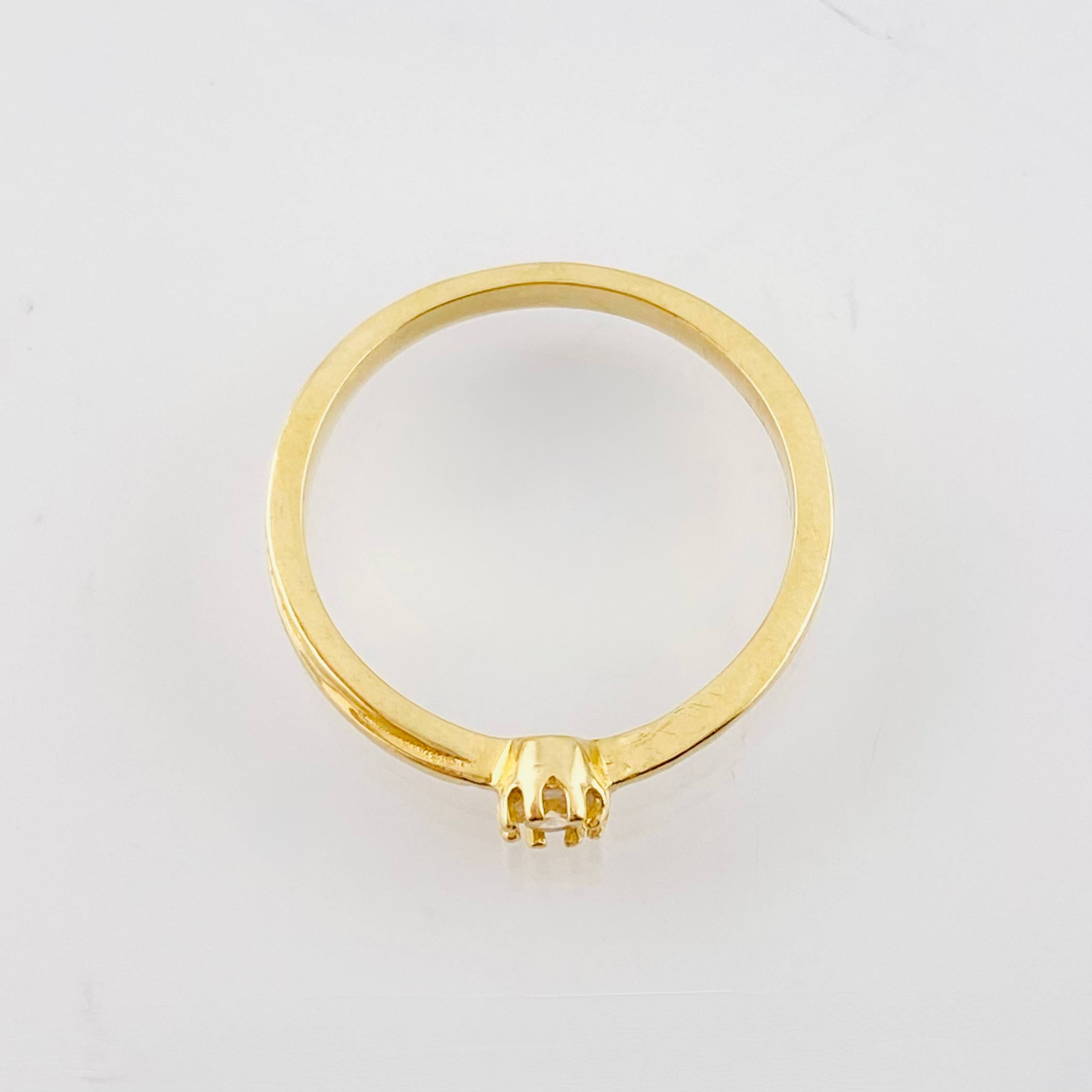 Anillo Solitario 2gr / T6 / Oro Amarillo 18K ©