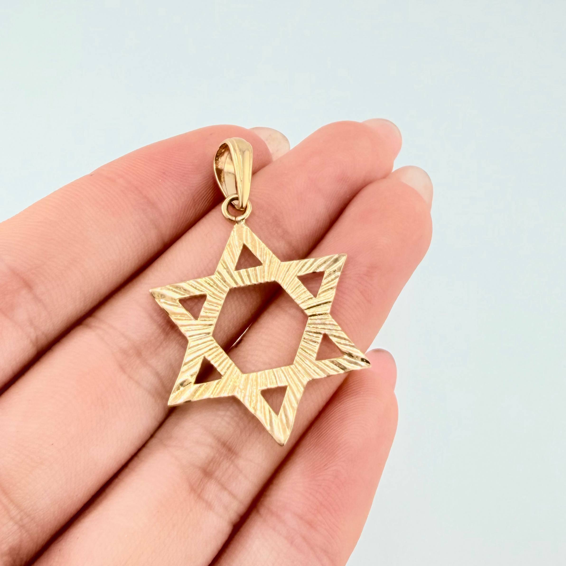Dije Estrella De David 1.95gr / 3.9cm / Oro Amarillo 18K