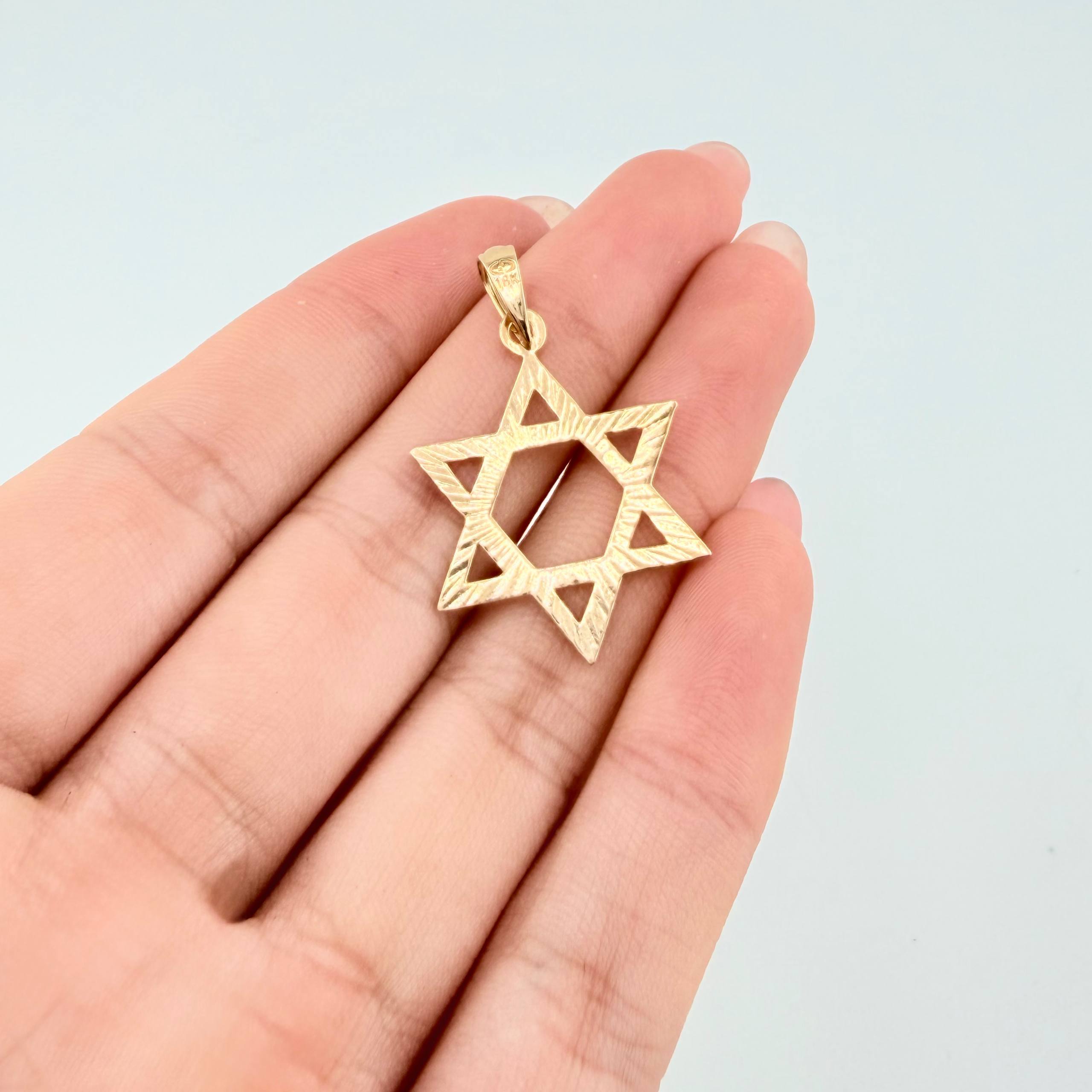 Dije Estrella De David 1.85gr / 3.3cm / Oro Amarillo 18K