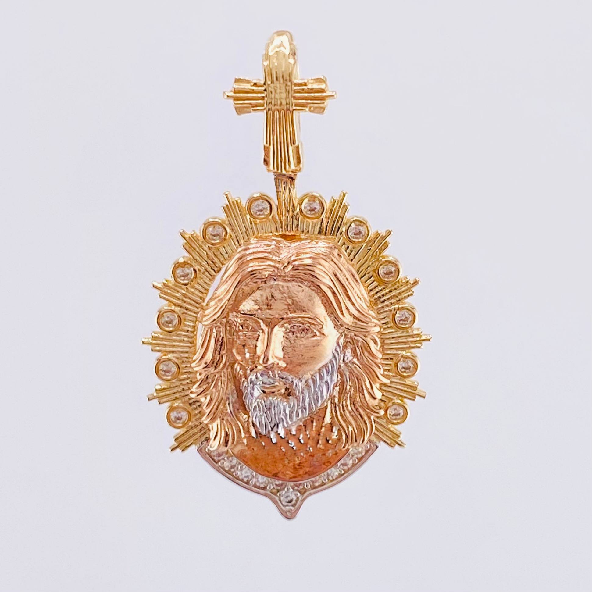 Dije Jesus Aureola Rayada 7.75gr / 3.6cm / Tres Oros 18K
