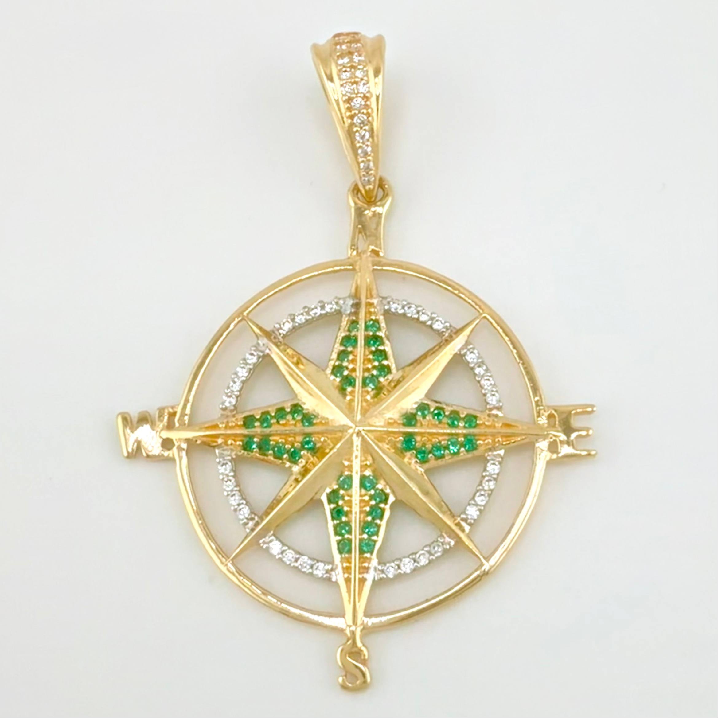 Dije Brujula Estrella Cardinal 5.9gr / 4.9cm / Oro Amarillo 18K