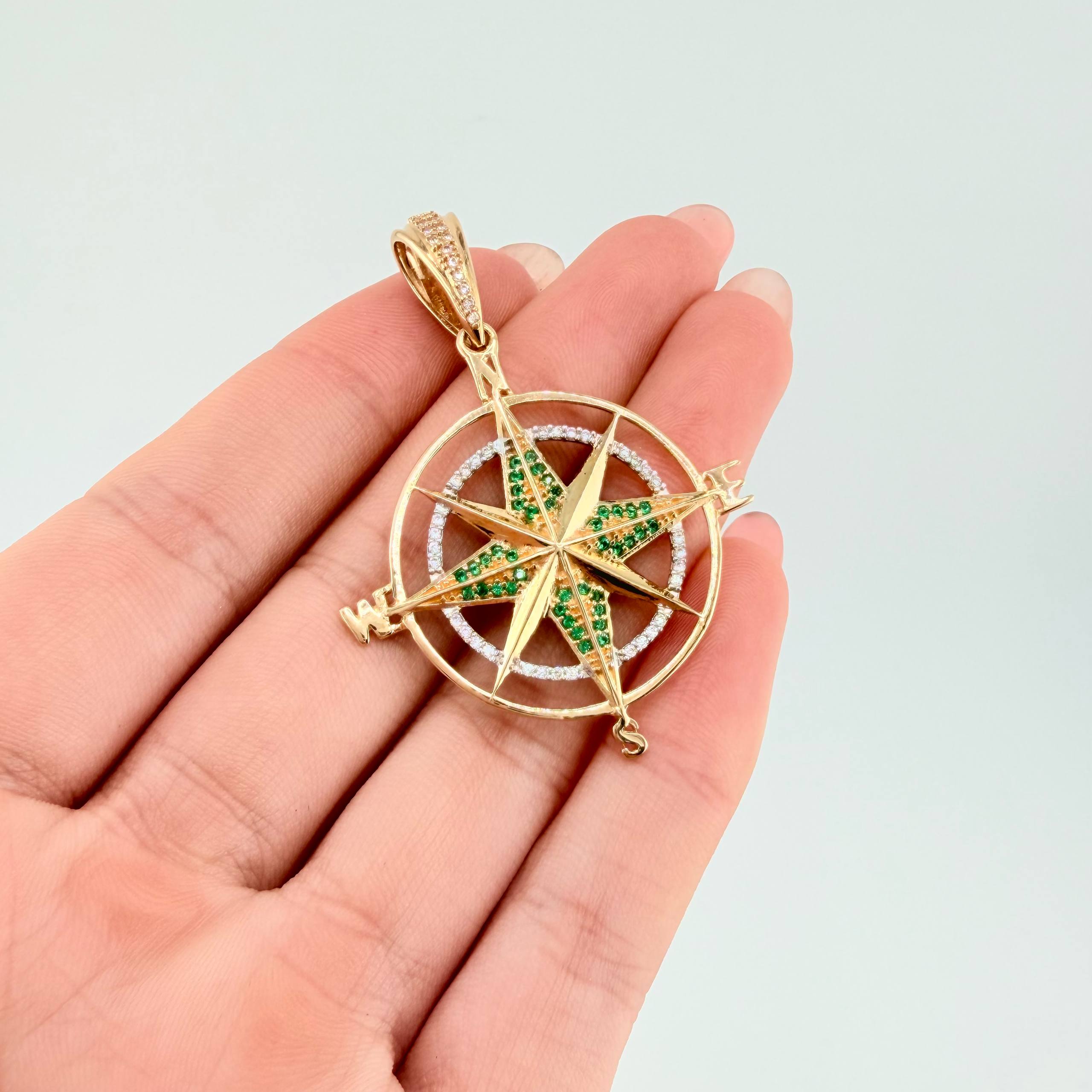 Dije Brujula Estrella Cardinal 5.9gr / 4.9cm / Oro Amarillo 18K