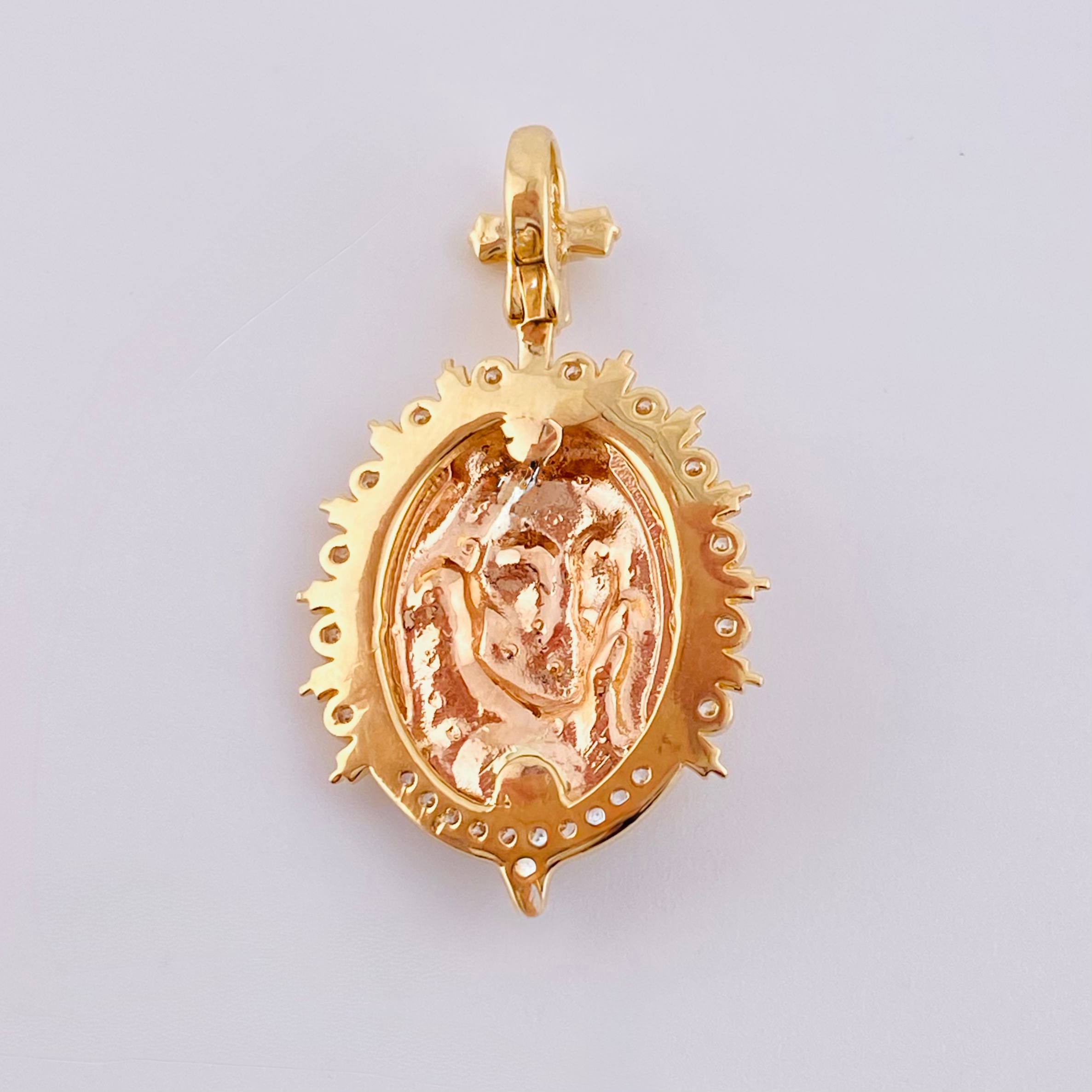 Dije Jesus Aureola Rayada 4.2gr / 2.5cm / Tres Oros 18K *