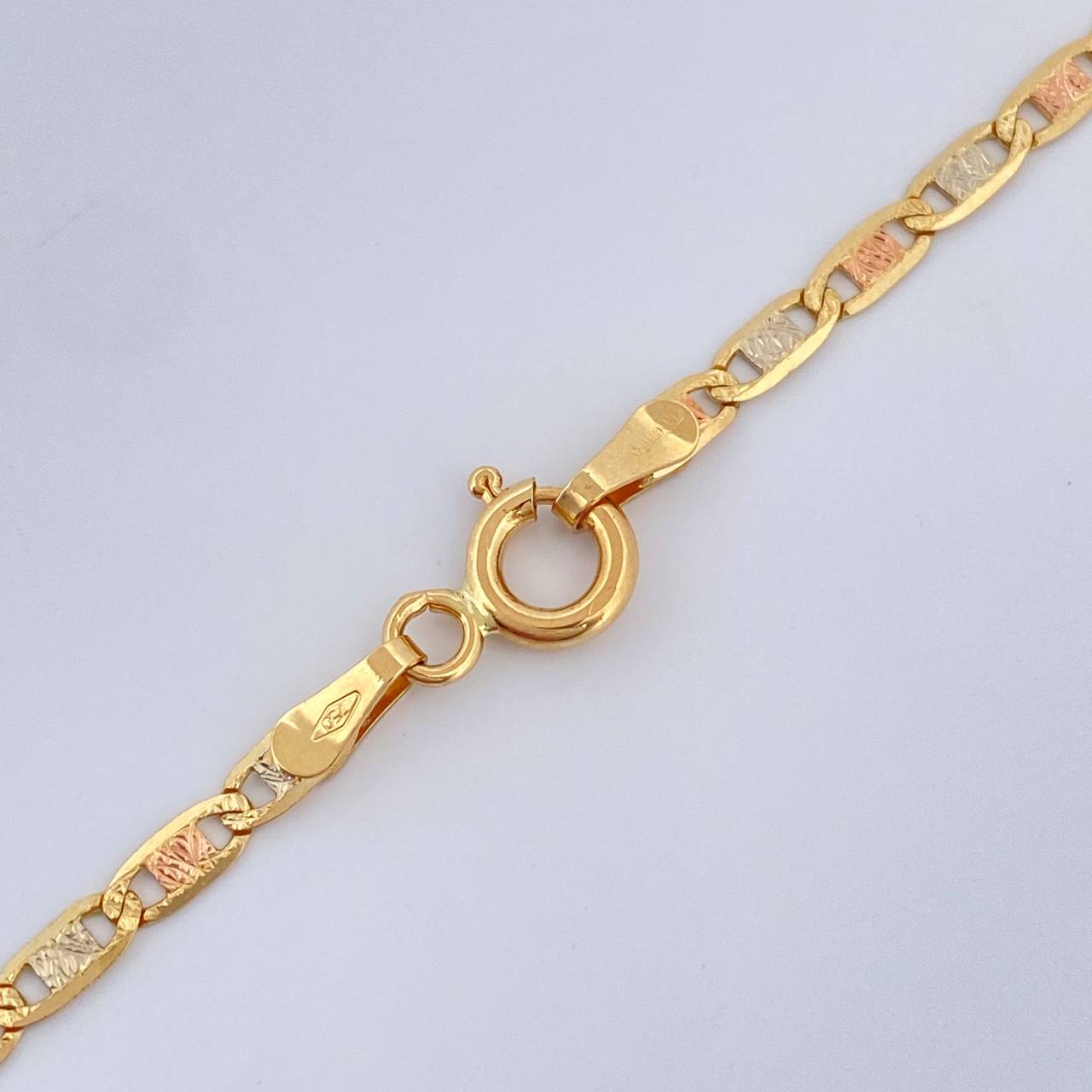 Cadena Escalera Plana 5.7gr / 51cm / Tres Oros +3 18K &